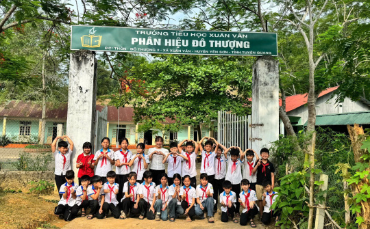 Tạp chí Công Thương phát động Chương trình "Niềm vui cho em" 2026: Hỗ trợ máy tính cho học sinh Trường tiểu học Xuân Vân, Tuyên Quang