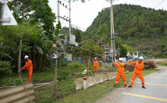 Giữ an toàn điện mùa nắng nóng: Điện lực Lào Cai siết chặt các giải pháp phòng chống cháy nổ