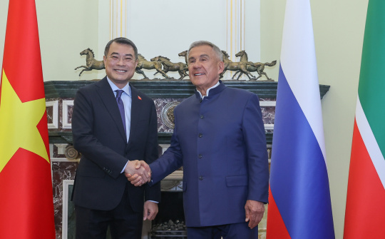 Thủ tướng Chính phủ Lê Minh Hưng gặp Người đứng đầu Cộng hòa Tatarstan