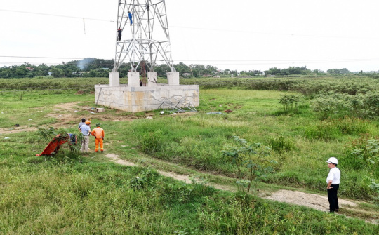 Hoàn thành xử lý đường dây truyền tải điện 220kV Hòa Bình - Tây Hà Nội