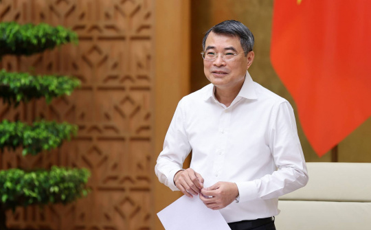 Thủ tướng chỉ đạo tiếp tục có giải pháp hiệu quả nhằm bảo đảm cung ứng điện, xăng dầu
