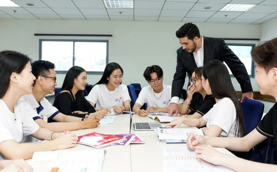 Ứng dụng trí tuệ nhân tạo tạo sinh trong hỗ trợ giảng dạy đại học: Trải nghiệm và gợi mở triển khai