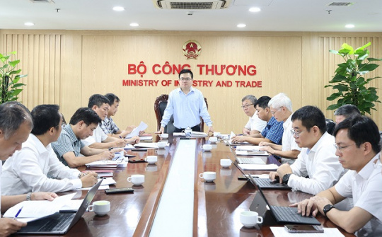 Đẩy nhanh các dự án lưới điện truyền tải để bảo đảm an ninh năng lượng quốc gia
