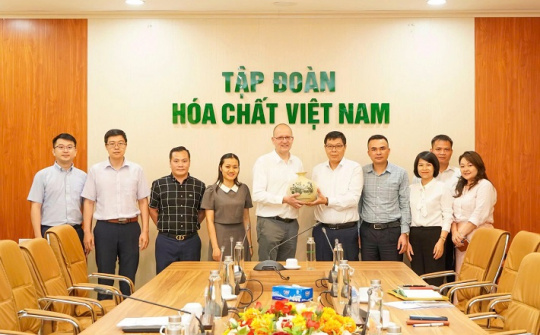 Vinachem trao đổi hợp tác với Trường Đại học Leipzig