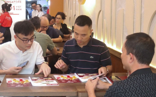 10 năm phát triển, KOMBO khẳng định vị thế hệ thống cơm niêu Singapore hàng đầu Việt Nam