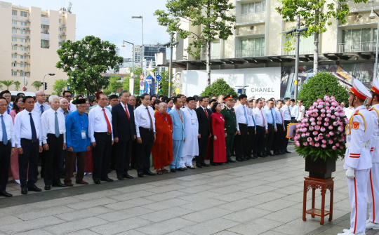 Tổng Bí thư, Chủ tịch nước Tô Lâm và lãnh đạo Đảng, Nhà nước dâng hoa tưởng nhớ Chủ tịch Hồ Chí Minh
