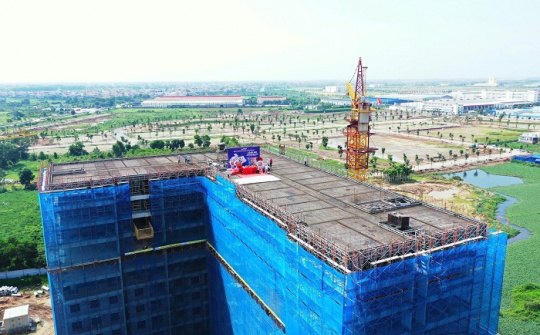 Hòa Phát cất nóc công trình hơn 800 căn hộ nhà ở xã hội KCN Yên Mỹ II