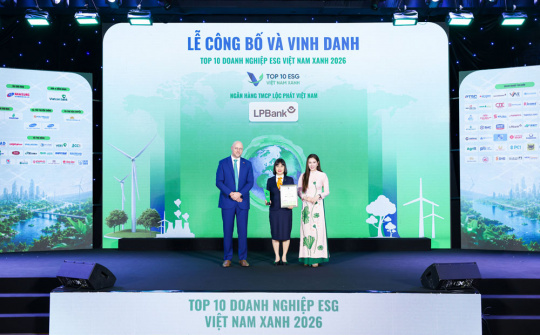 LPBank hai năm liên tiếp được vinh danh Green Leadership và Top 10 Ngân hàng ESG Việt Nam Xanh