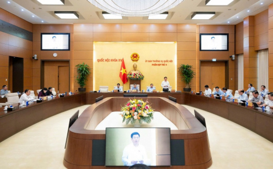 Ủy ban Thường vụ Quốc hội cho ý kiến về dự án Luật Dầu khí (sửa đổi)
