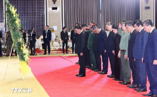 Thường trực Ban Bí thư Trần Cẩm Tú dự Lễ truy điệu đồng chí Xaysomphone Phomvihane