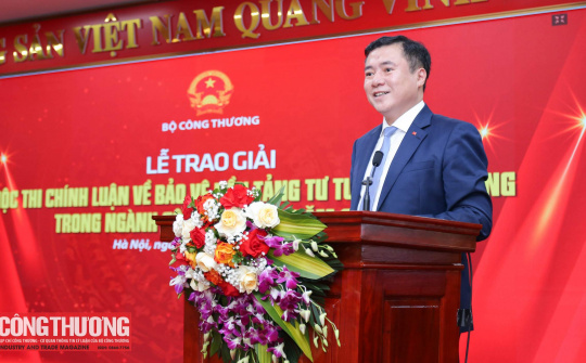 Thứ trưởng Nguyễn Sinh Nhật Tân: Bảo vệ nền tảng tư tưởng của Đảng không chỉ là yêu cầu về chính trị tư tưởng, mà cần được cụ thể hóa bằng cách làm thiết thực