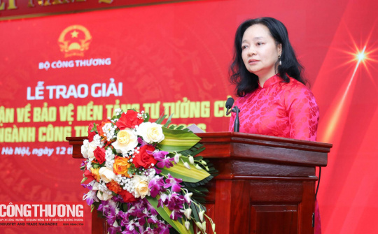 Bảo vệ nền tảng tư tưởng của Đảng bắt đầu từ thái độ, trách nhiệm và chất lượng công việc của mỗi cán bộ, đảng viên