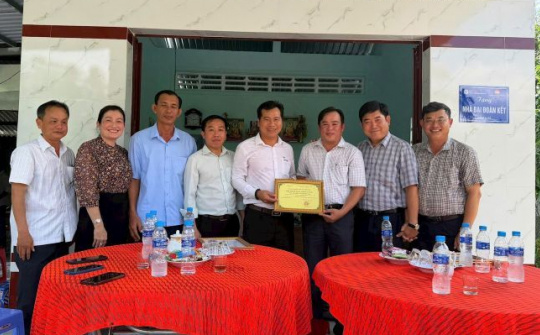 Công ty Nhiệt điện Duyên Hải tiếp tục trao 2 nhà Đại đoàn kết tại xã Trà Côn, tỉnh Vĩnh Long