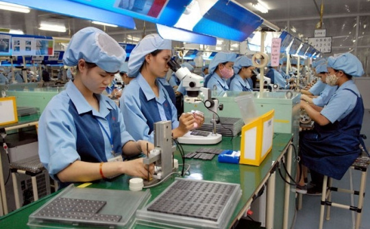 Nửa cuối tháng 7, cán cân thương mại đảo chiều, xuất siêu gần 340 triệu USD