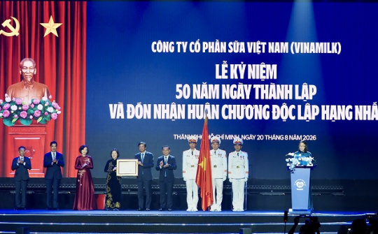 Vinamilk đón nhận Huân chương Độc lập hạng Nhất tại dấu mốc 50 năm