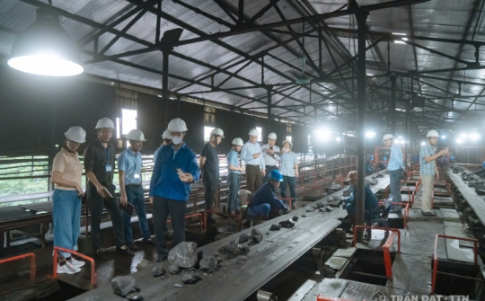 Than Thống Nhất - TKV khảo sát công nghệ tuyển than bằng tia X kết hợp AI