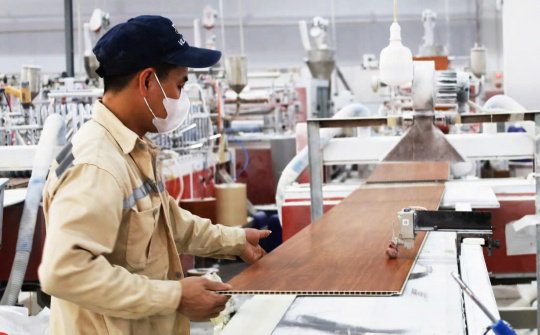 Tự chủ công nghiệp và đón đầu công nghệ chiến lược từ thực tiễn Nghệ An: Lời phản bác luận điệu “lệ thuộc gia công”