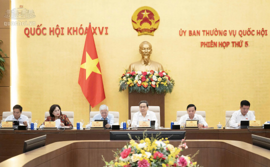 UBTVQH cho ý kiến về dự án Luật sửa đổi, bổ sung một số điều của Luật Thương mại, Luật Cạnh tranh, Luật Quản lý ngoại thương, Luật Bảo vệ quyền lợi người tiêu dùng