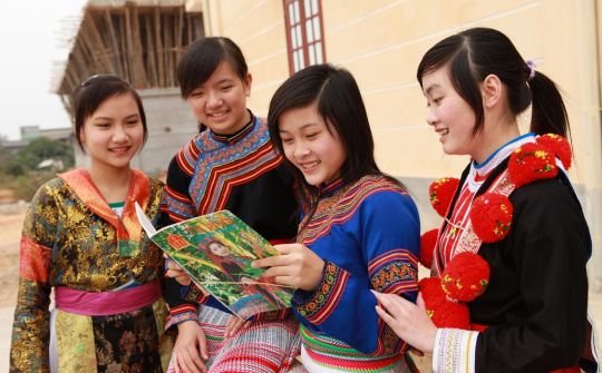 Tạo điều kiện để người khuyết tật, người dân tộc thiểu số thực hiện quyền tiếp cận thông tin