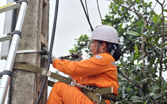 Nữ CBCNV ngành Điện: Không có nghề nào dành riêng cho nam giới