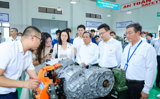 UNETI khai trương xưởng thực hành đào tạo ngành ô tô năng lượng mới: Tăng cường hợp tác quốc tế, gắn đào tạo với thực tiễn