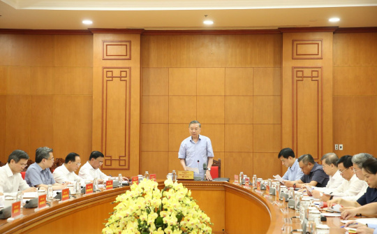 Nghị quyết của Bộ Chính trị về Chiến lược công tác tư tưởng trong bối cảnh mới