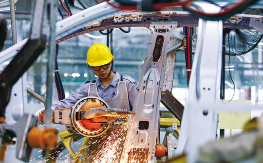 Cắt giảm tối đa thủ tục hành chính, tạo đột phá cho tăng trưởng hai con số giai đoạn 2026 - 2030