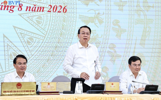 Tiếp tục miễn, giảm, gia hạn nhiều khoản thuế, phí để hỗ trợ người dân và doanh nghiệp