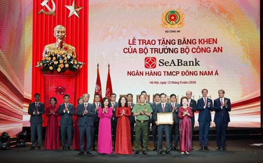 Ngân hàng SeABank đón nhận Huân chương Lao động hạng Nhất