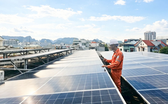 Đẩy mạnh lắp đặt điện mặt trời mái nhà tại công sở, trường học, bệnh viện