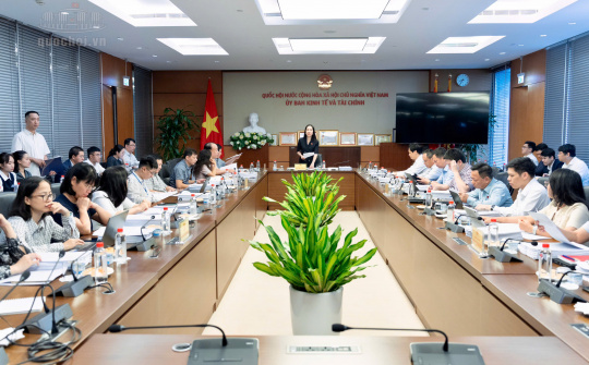 Uỷ ban Kinh tế và Tài chính thẩm tra sơ bộ dự án Luật Giao dịch hàng hoá phái sinh