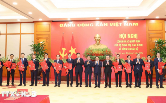 Công bố 12 quyết định của Bộ Chính trị, Ban Bí thư về công tác cán bộ
