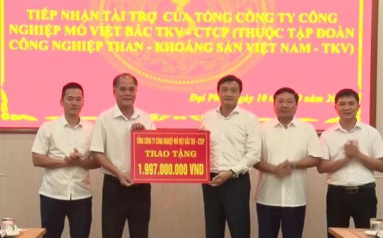 Tổng công ty Công nghiệp mỏ Việt Bắc trao gần 2 tỷ đồng thiết bị cho xã Đại Phúc