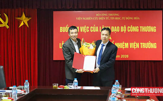Trao quyết định bổ nhiệm tân Viện trưởng Viện Nghiên cứu Điện tử, Tin học, Tự động hóa