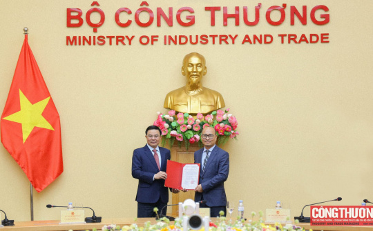 Trao Quyết định bổ nhiệm Thứ trưởng Bộ Công Thương Lương Hoàng Thái