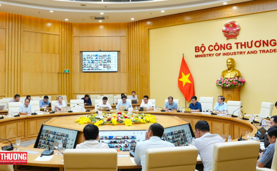 Bộ Công Thương thúc đẩy phát triển điện mặt trời mái nhà, hoàn thành mục tiêu trước mùa khô năm 2027