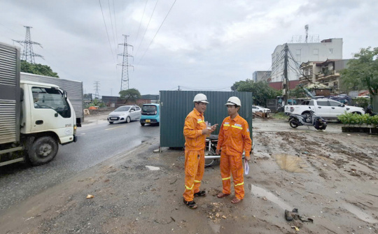 Hà Nội yêu cầu tăng cường đảm bảo an ninh, an toàn hành lang lưới điện truyền tải