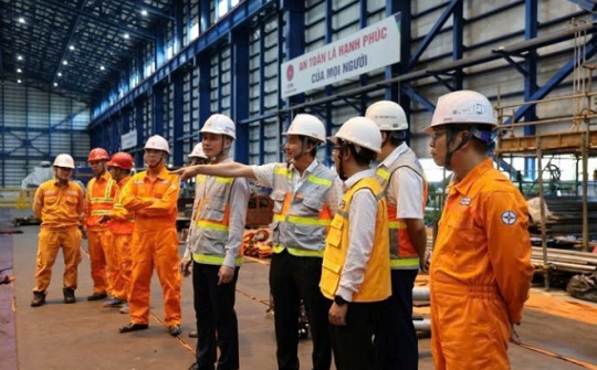 Lãnh đạo Công ty Nhiệt điện Mông Dương thăm, động viên lực lượng đại tu tổ máy S2 dịp Quốc khánh