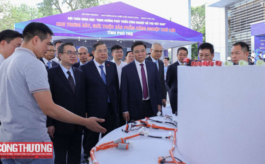 [CHÙM ẢNH] Hội thảo khoa học "Định hướng phát triển công nghiệp hỗ trợ Việt Nam"