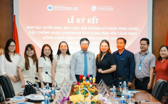 HUIT ký kết hợp tác với Công ty TNHH Dược Cỏ Hoa