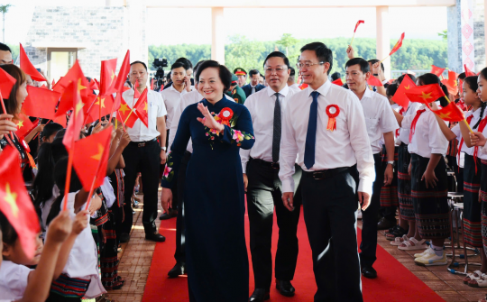 Phó Thủ tướng Phạm Thị Thanh Trà dự lễ khai giảng, khánh thành Trường Phổ thông nội trú A Lưới 3, TP. Huế