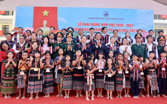 Phó Thủ tướng Lê Tiến Châu dự Lễ khánh thành Trường Phổ thông Dân tộc nội trú TH&THCS Tây Giang, Đà Nẵng