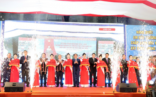 Phó Thủ tướng Hồ Quốc Dũng dự khánh thành trường nội trú liên cấp tại xã Ia Púch, Gia Lai