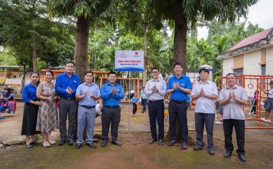 EVNGENCO3: Thắp sáng đường quê, gieo thêm niềm vui tại Đắk Lắk