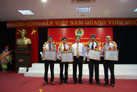 Công đoàn TCT Thuốc lá Việt Nam: Chung tay vì cộng đồng và người lao động