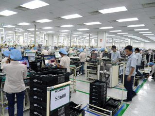 Nhập siêu gần 1 tỷ USD