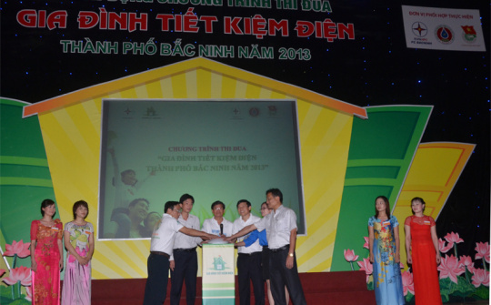Chung tay cùng khách hàng tiết kiệm điện vì lợi ích cộng đồng