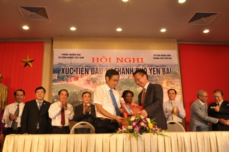 Dệt may ký kết văn bản ghi nhớ  đầu tư vào tỉnh Yên Bái.