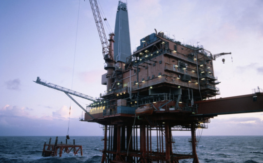 Giá dầu thô WTI hướng đến tuần giảm đầu tiên trong hơn 1 tháng 
