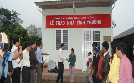 Petrolimex Lâm Đồng: Trao nhà tình thương 